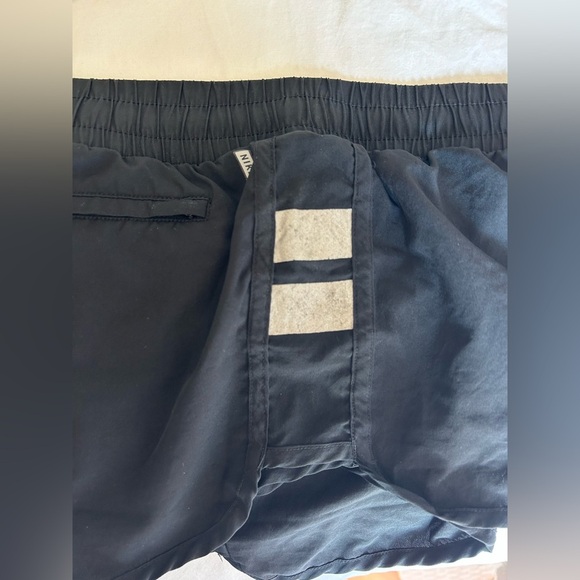 Hurley women's black athletic/board shorts - Picture 5 of 6